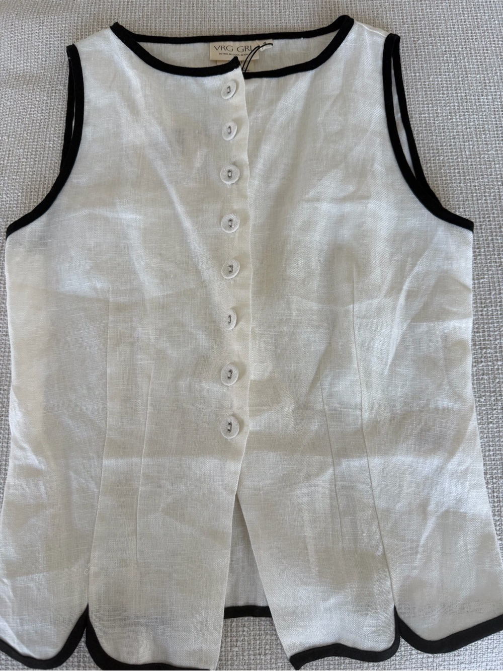 V.R.G. Gracia White Linen Button-Front Sleeveless Camisole with Black Trim